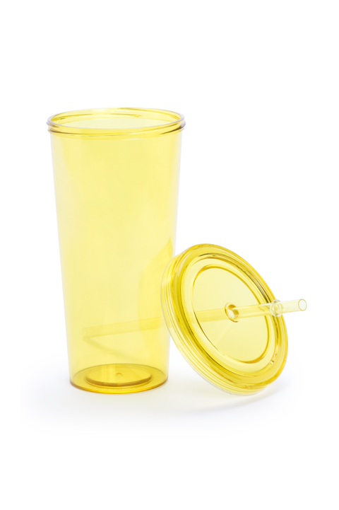 Einwandiger transparenter Trinkbecher aus Kunststoff mit Trinkhalm und 750 ml Füllmenge