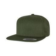 Snapback Cap mit flachem Schirm